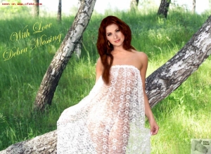 Fake : Debra Messing