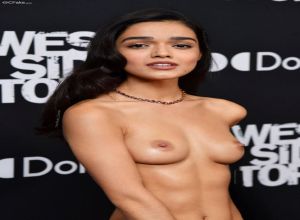 Fake : Rachel Zegler