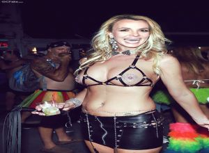 Fake : Britney Spears