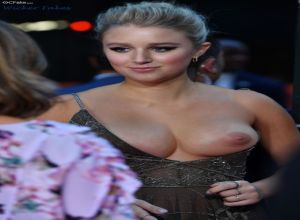 Fake : Julia Schlaepfer