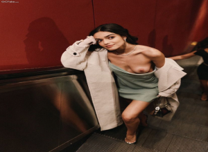 Fake : Rachel Zegler