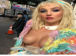 Fake : Chloe Fineman