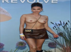 Fake : Shay Mitchell